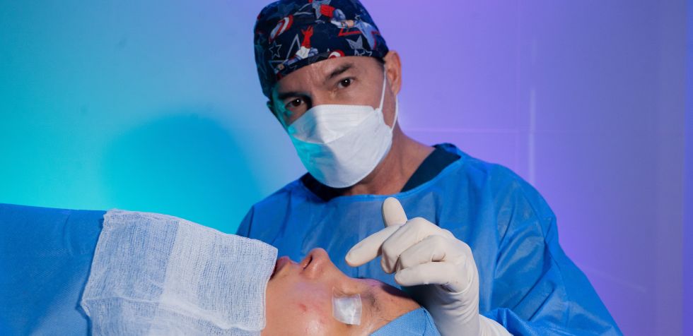 La rinoplastia ultrasónica ha llegado para reemplazar los métodos rústicos del pasado y sustituirlos por una tecnología vanguardista.